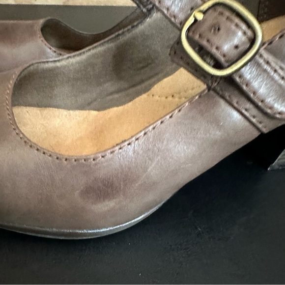 Clarks Women's Mary Jane Pump Size 9.5 Brown Leather Block Heel Twee Retro Comfy - Picture 3 of 12